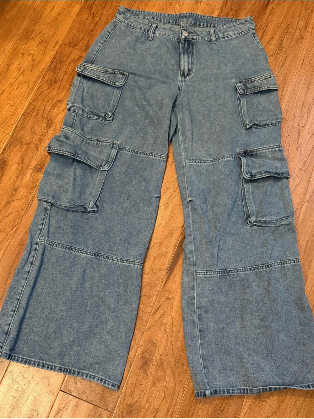 SHEIN Women's Bootcut Cargo Jeans in Faded Blue